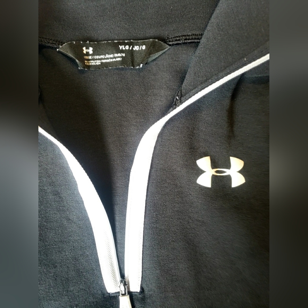 Under Armour black, white, and gray sweatshirt youth Large - Picture 5 of 5